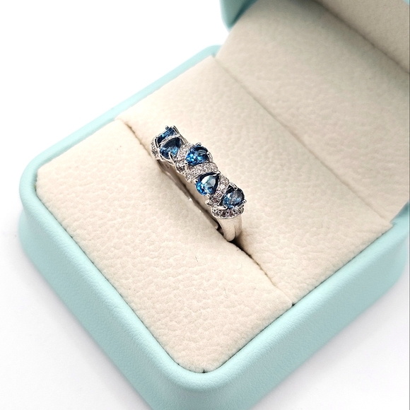 Blue Topaz Ring - Picture 4 of 5